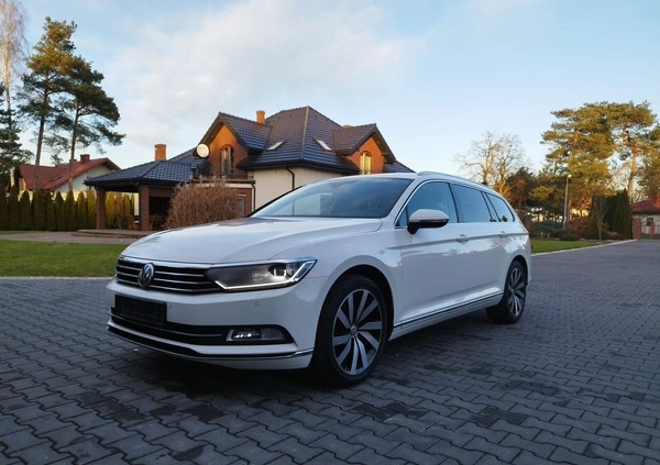 Volkswagen Passat cena 69900 przebieg: 217000, rok produkcji 2017 z Tychowo małe 172